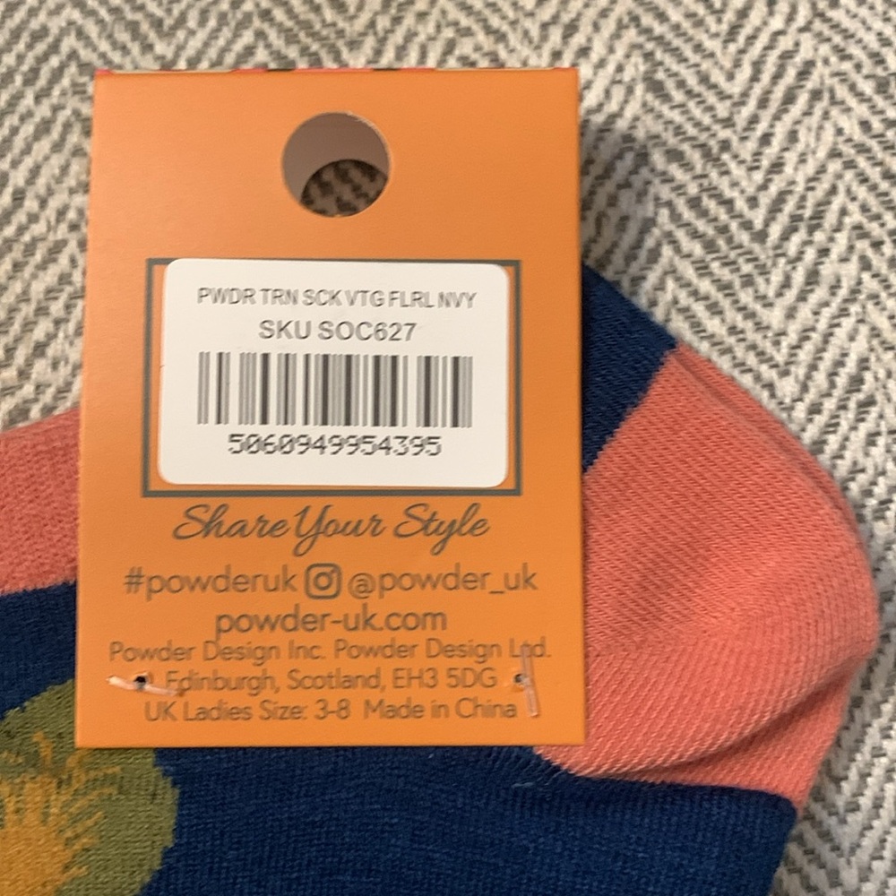 Powder Cosmetic Bag & Socks NWT - Picture 15 of 16